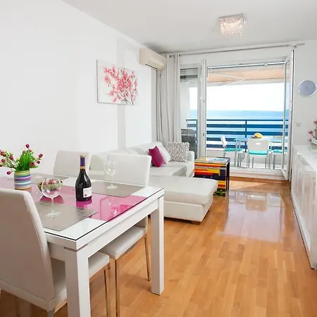 Luxury Front With Seaside View And Free Parking شقة